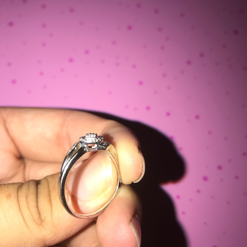 Ring - Picture 4 of 4